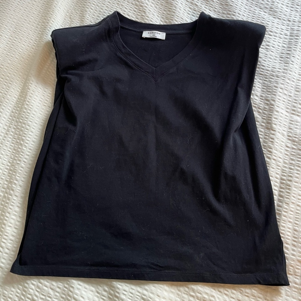 Black shoulder pad tshirt